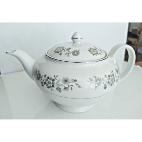 1960’s Vintage Johnson Bros Snowhite Meadowvale Green Floral Teapot 6 Cup - Picture 2 of 13